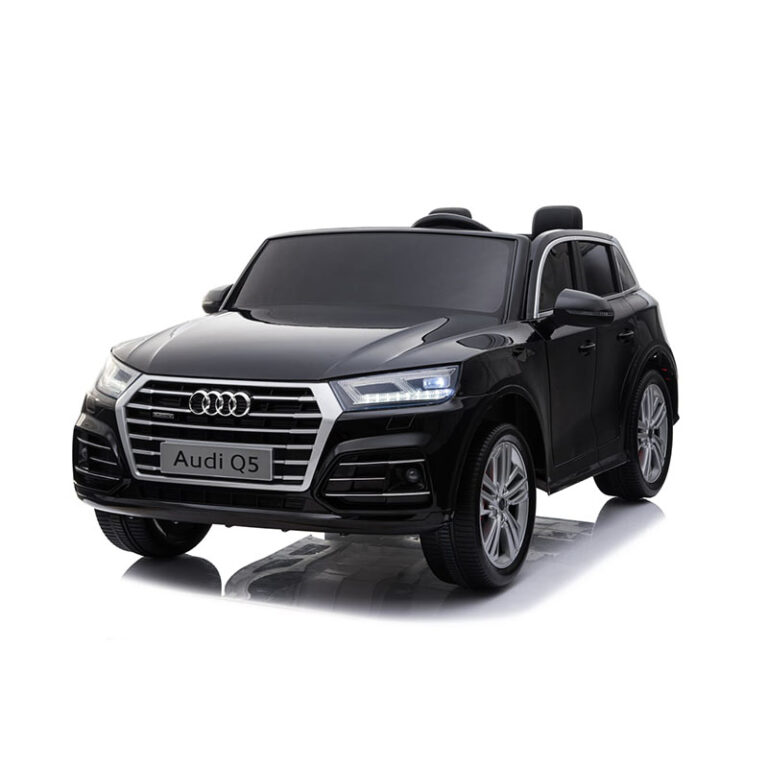 Audi Q5 4x4 dvosed crni licencirani auto na akumulator za decu