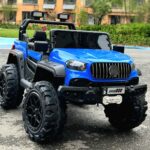 Mercedes terenac 4x4 plavi auto na akumulator za decu